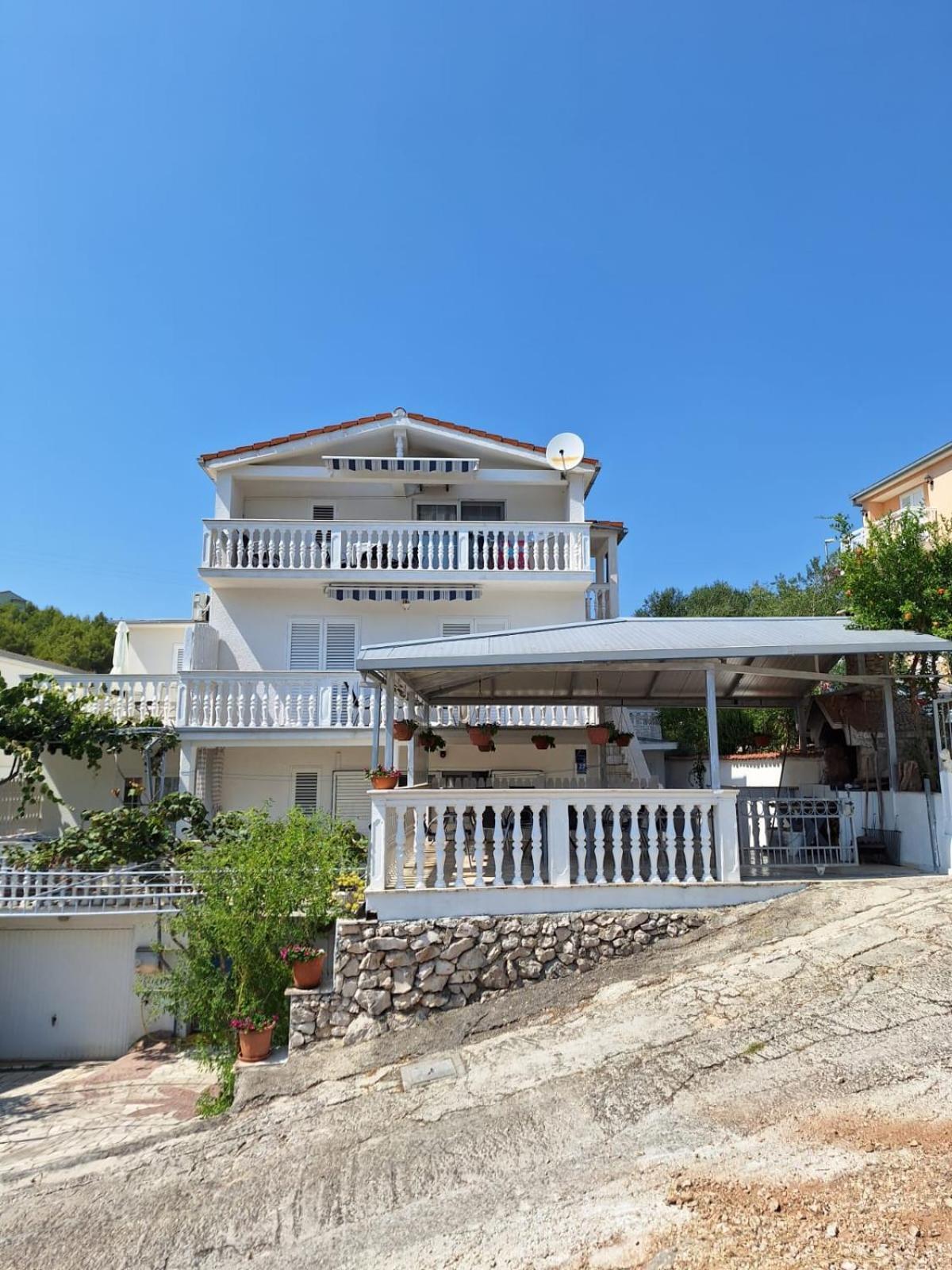 מרינה Apartments Zdenka מראה חיצוני תמונה